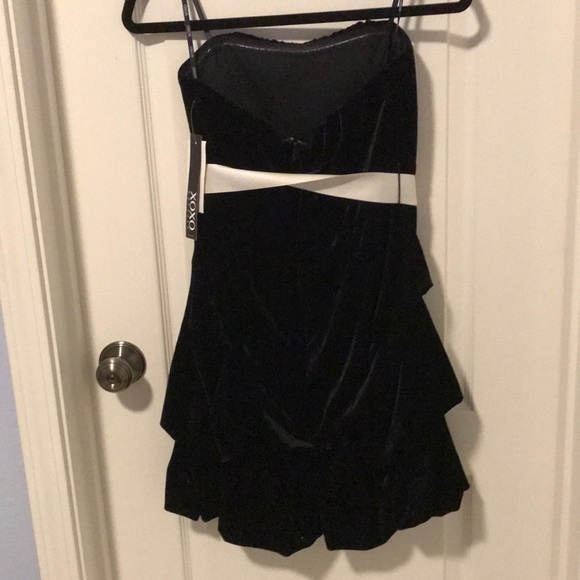 Xoxo strapless black prom dress - Picture 3 of 3